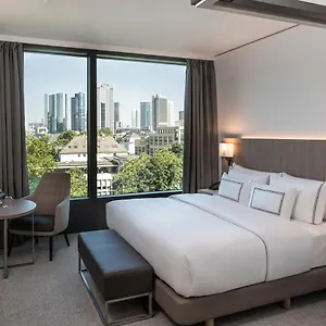 **** Hotell Melia Frankfurt Tyskland